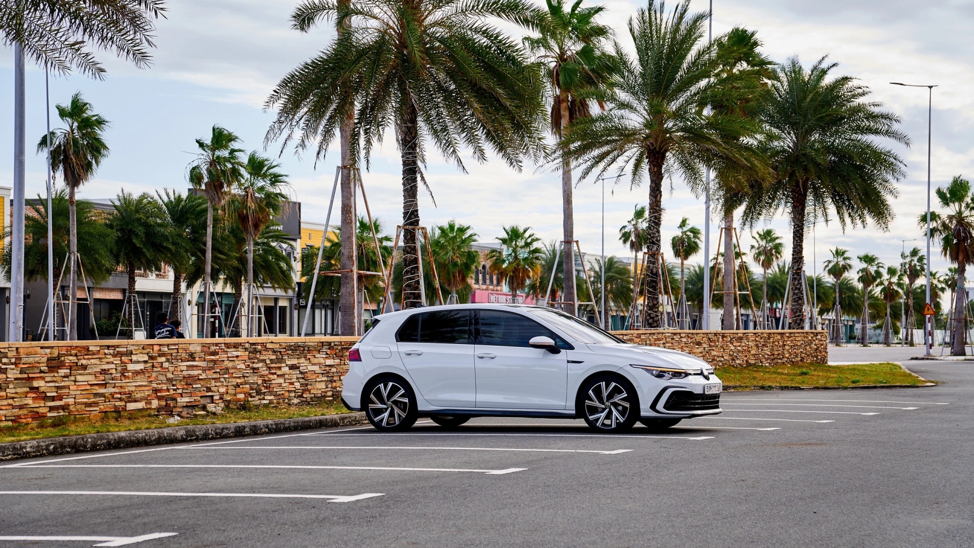 volkswagen-golf-11-17739231358641649416307