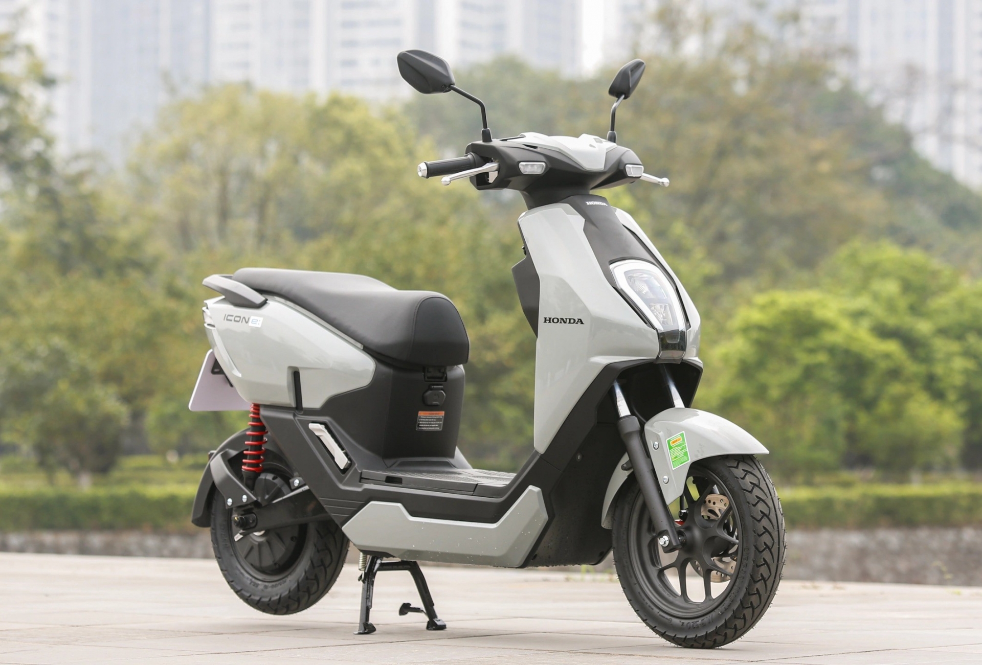 Honda-ICON-e (3)