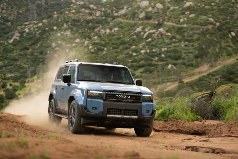2026_landcruiser_heritageblue_005