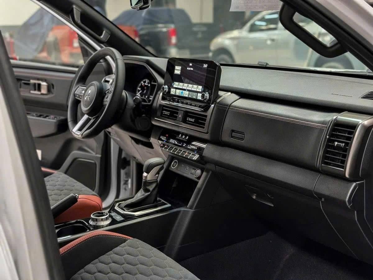 Mitsubishi Triton (3)