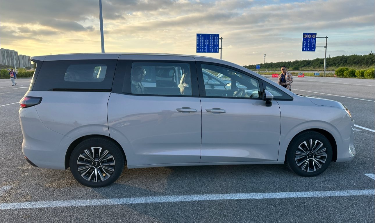 Wuling Darion (3)