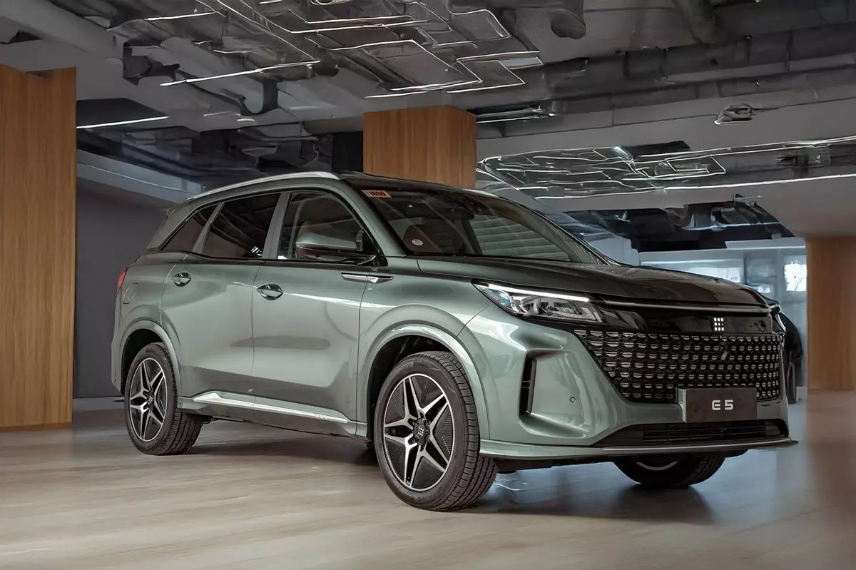 DFSK E5 Hybrid