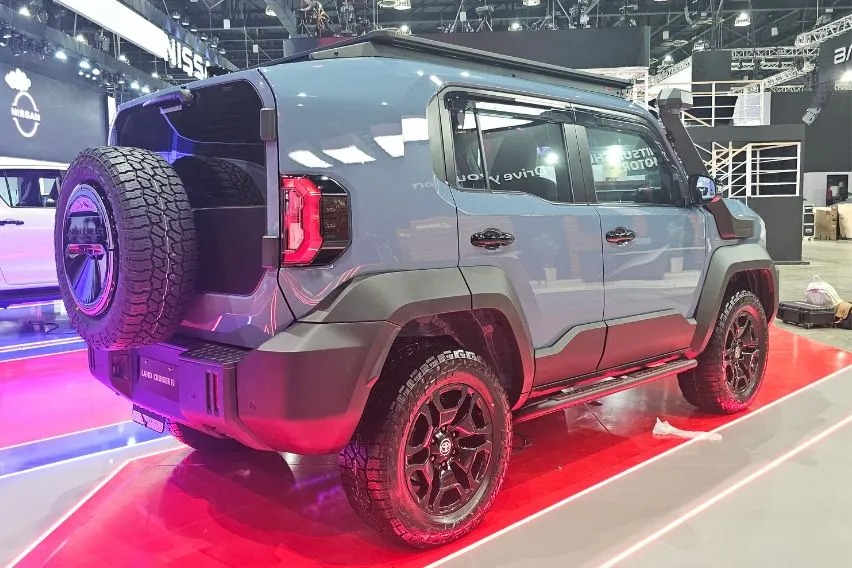 Toyota Land Cruiser FJ (2)