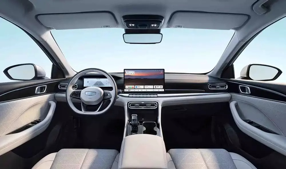 Geely Emgrand i-HEV (4)