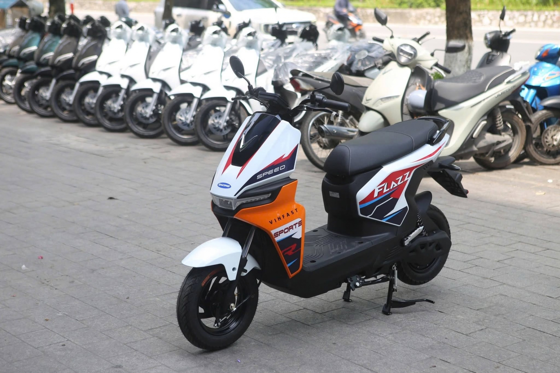 VinFast Flazz Max (4)