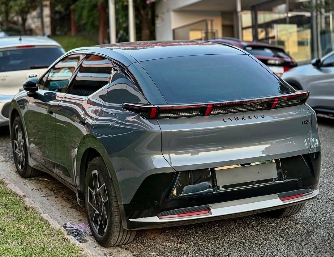 Lynk & Co 02 (2)