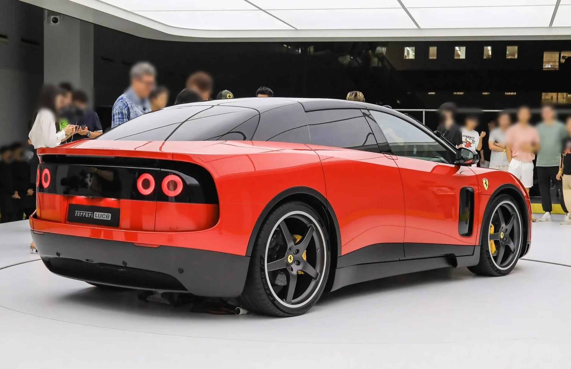 Ferrari Luce (2)