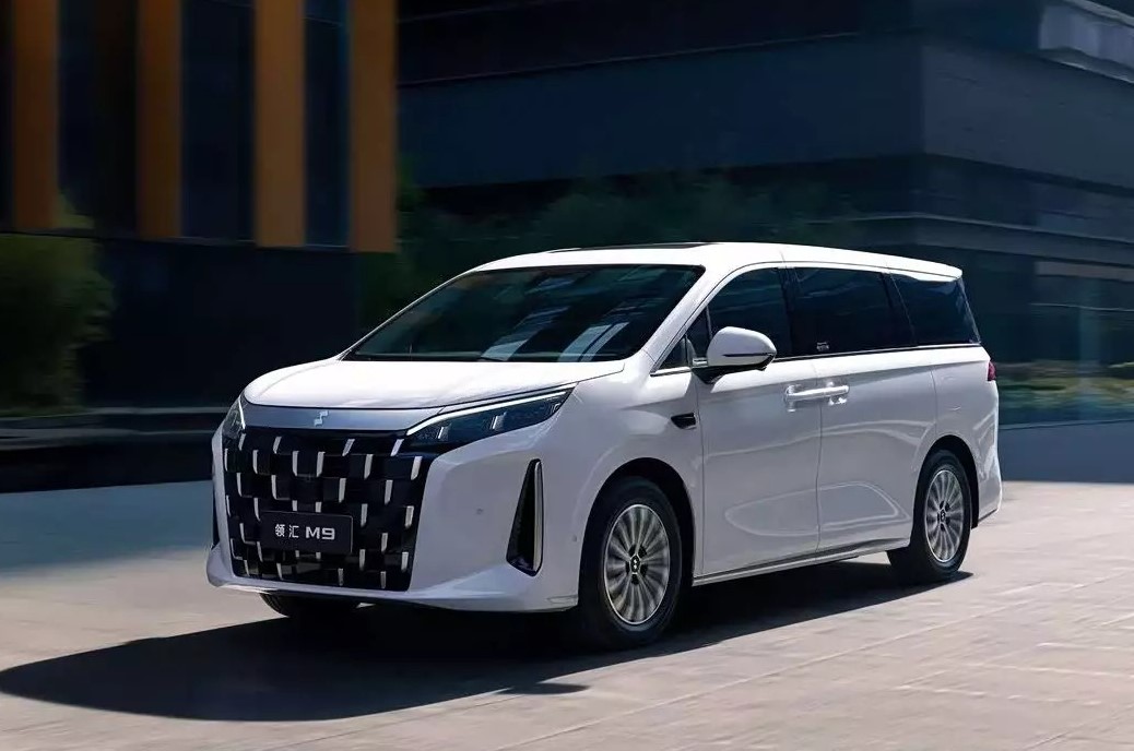 BYD Linghui M9 (8)