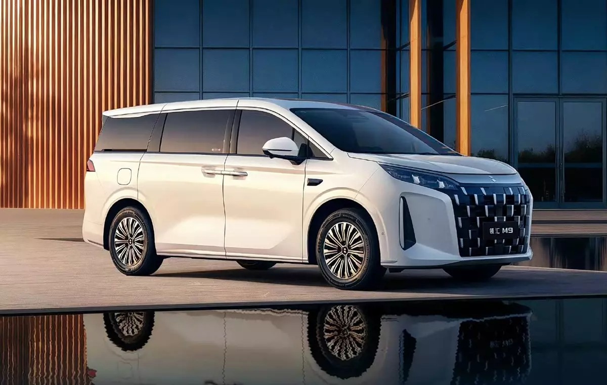BYD Linghui M9