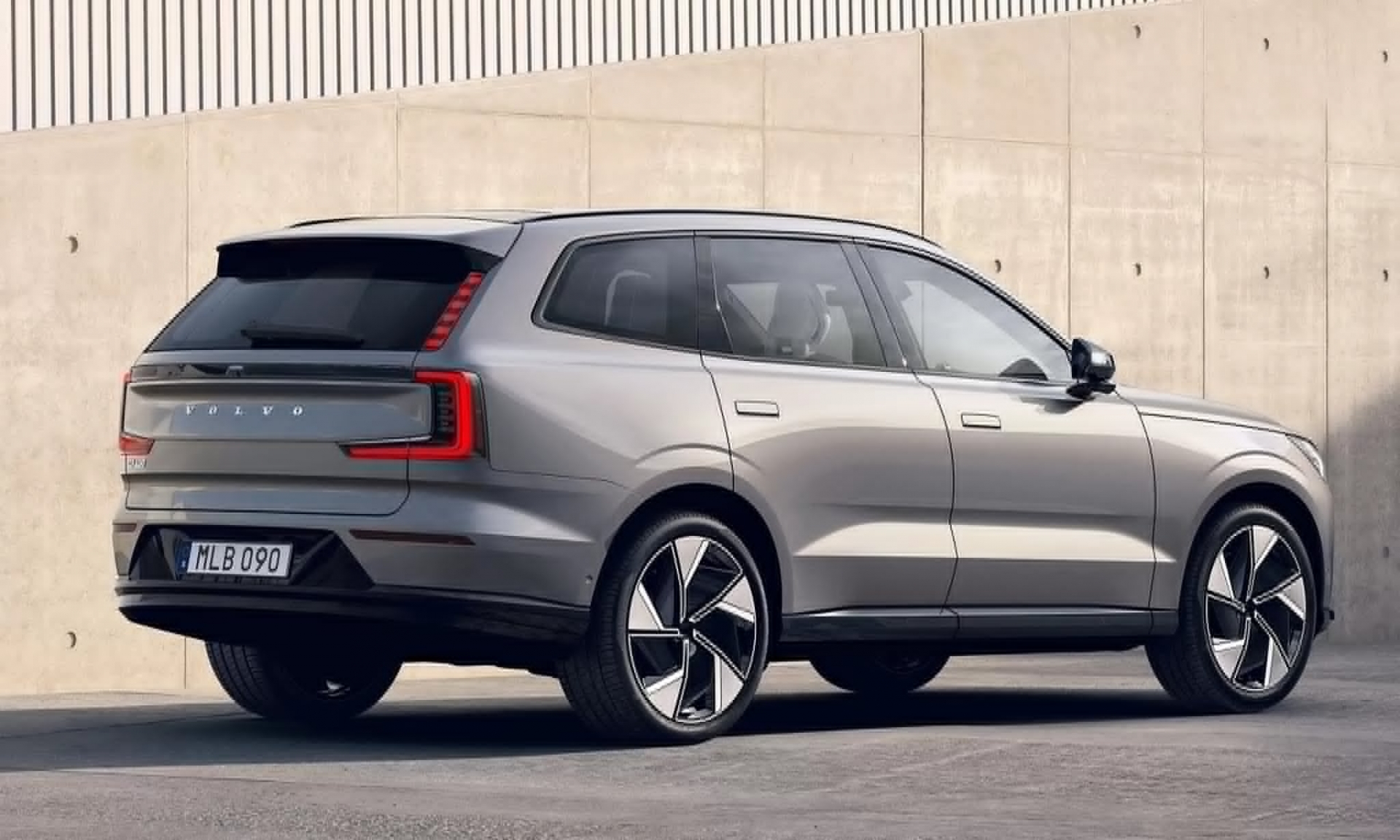 Volvo EX90 (2)