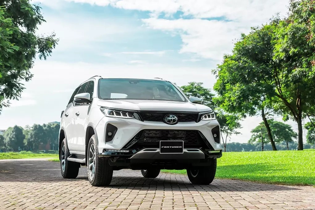 Fortuner (2)
