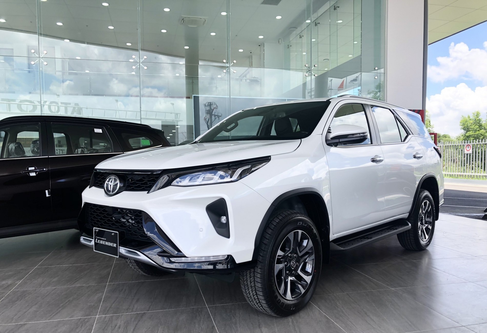 fortuner-legender_36