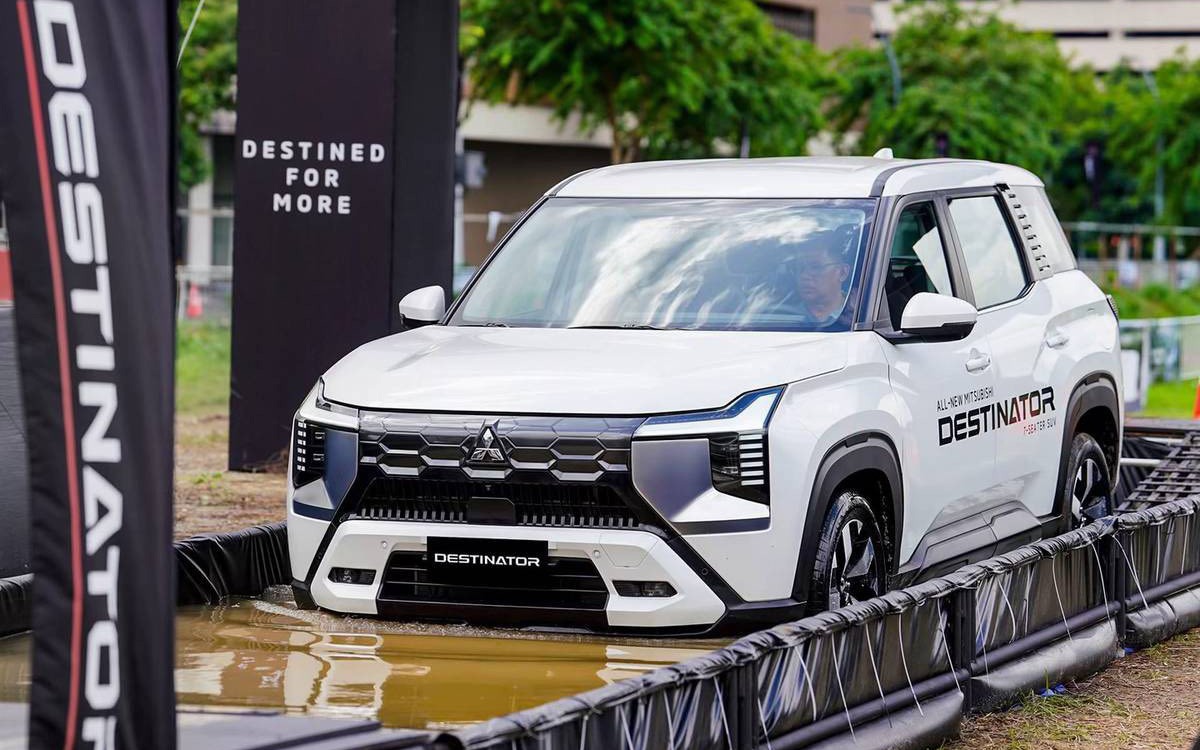 Mitsubishi Destinator 16
