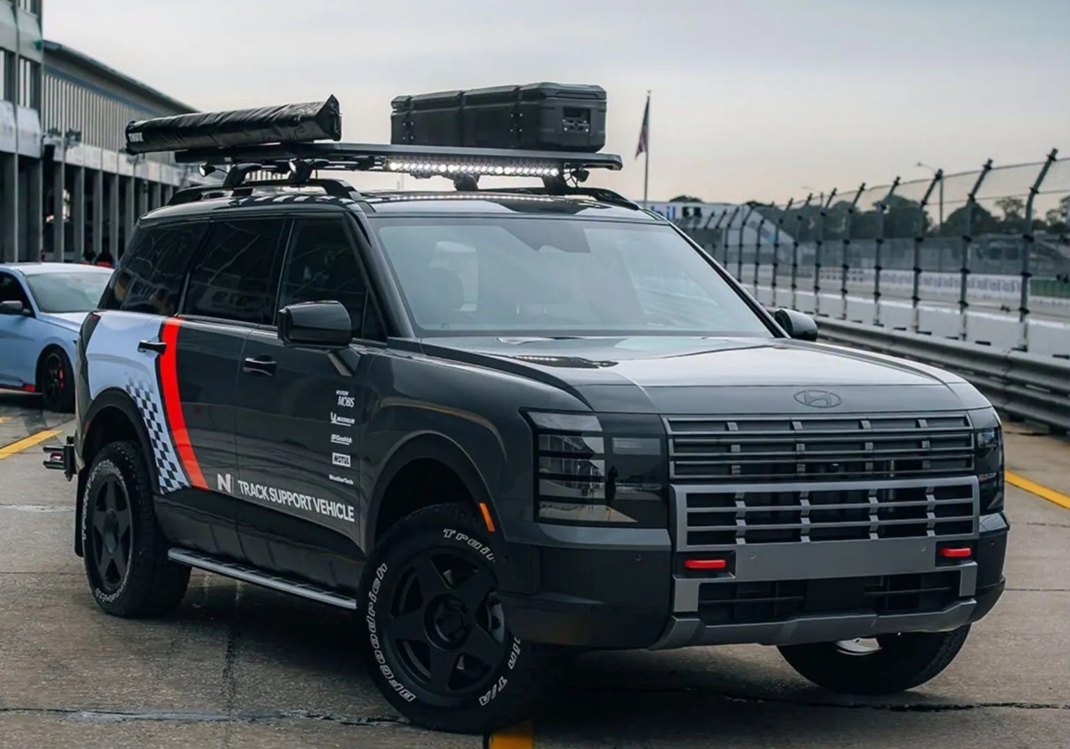 Hyundai-Palisade-XRT-N-Track-Support-Vehicle (2)