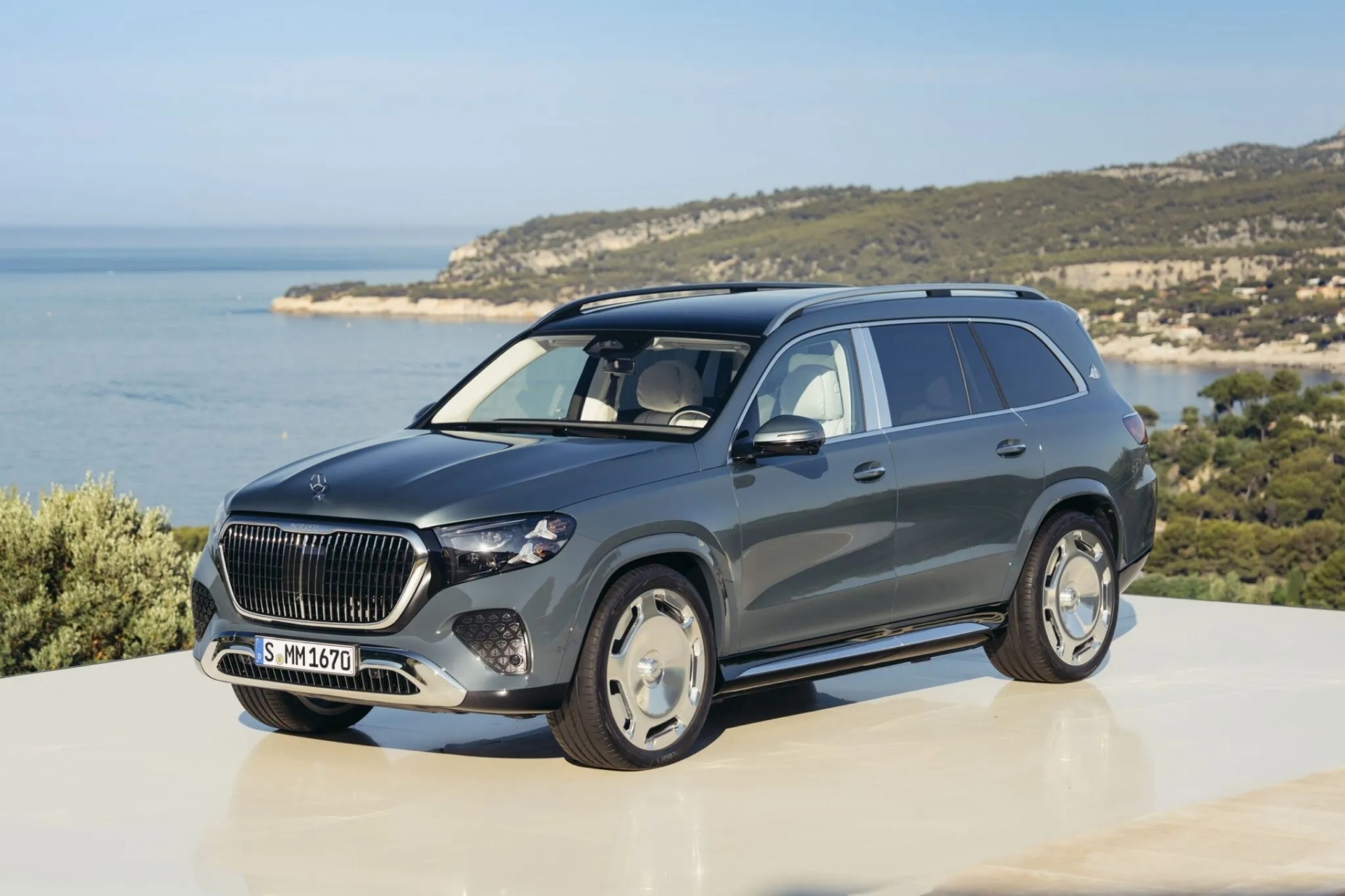 2026-Mercedes-Maybach-GLS-680-02-2048x1365