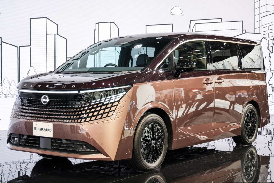 2025-JMS-Nissan-Elgrand-2-1200x801