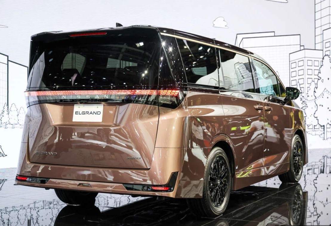 2025-JMS-Nissan-Elgrand-4-1200x801