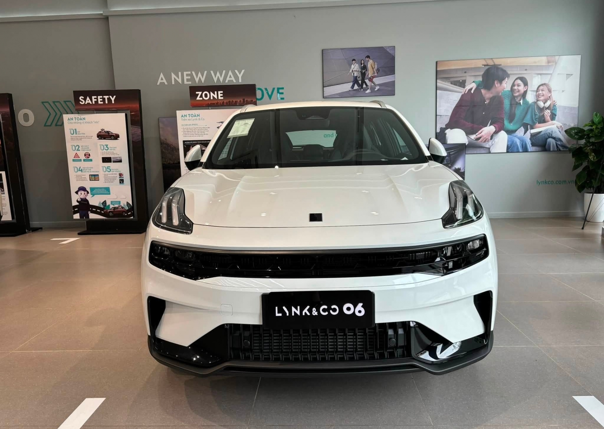 Lynk & Co 06