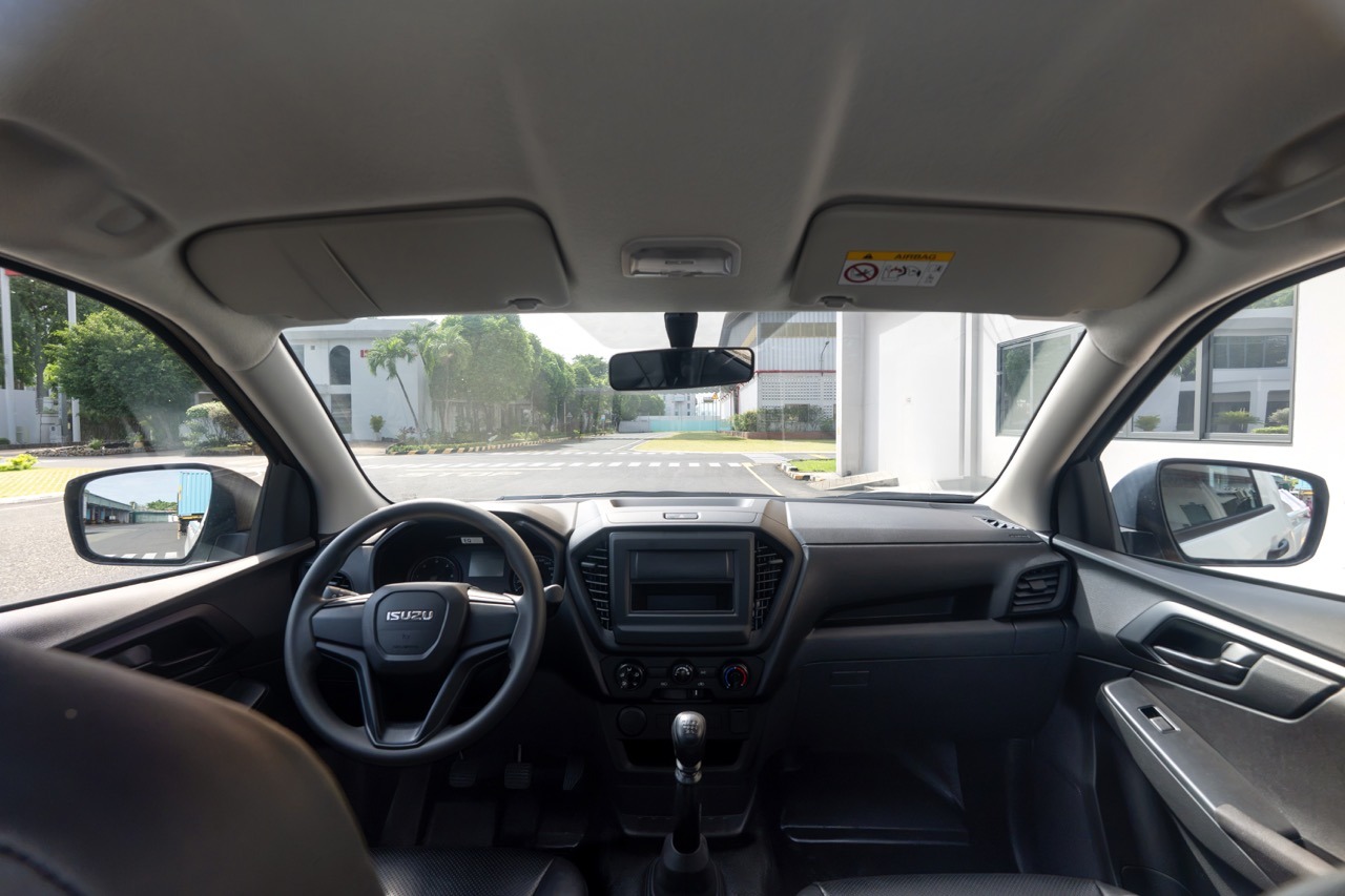 Isuzu D-Max D-Cargo 1000 (5)