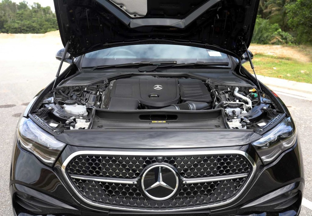 Mercedes-Benz E 350e (7)