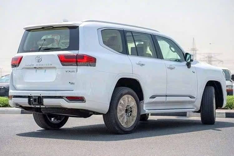 Toyota Land Cruiser hybrid (12)