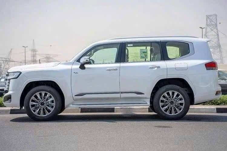 Toyota Land Cruiser hybrid (13)
