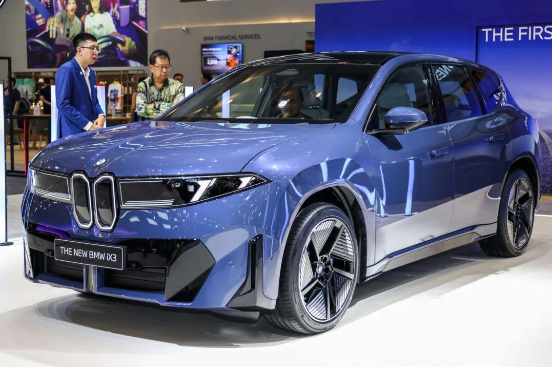 BMW iX3 2026