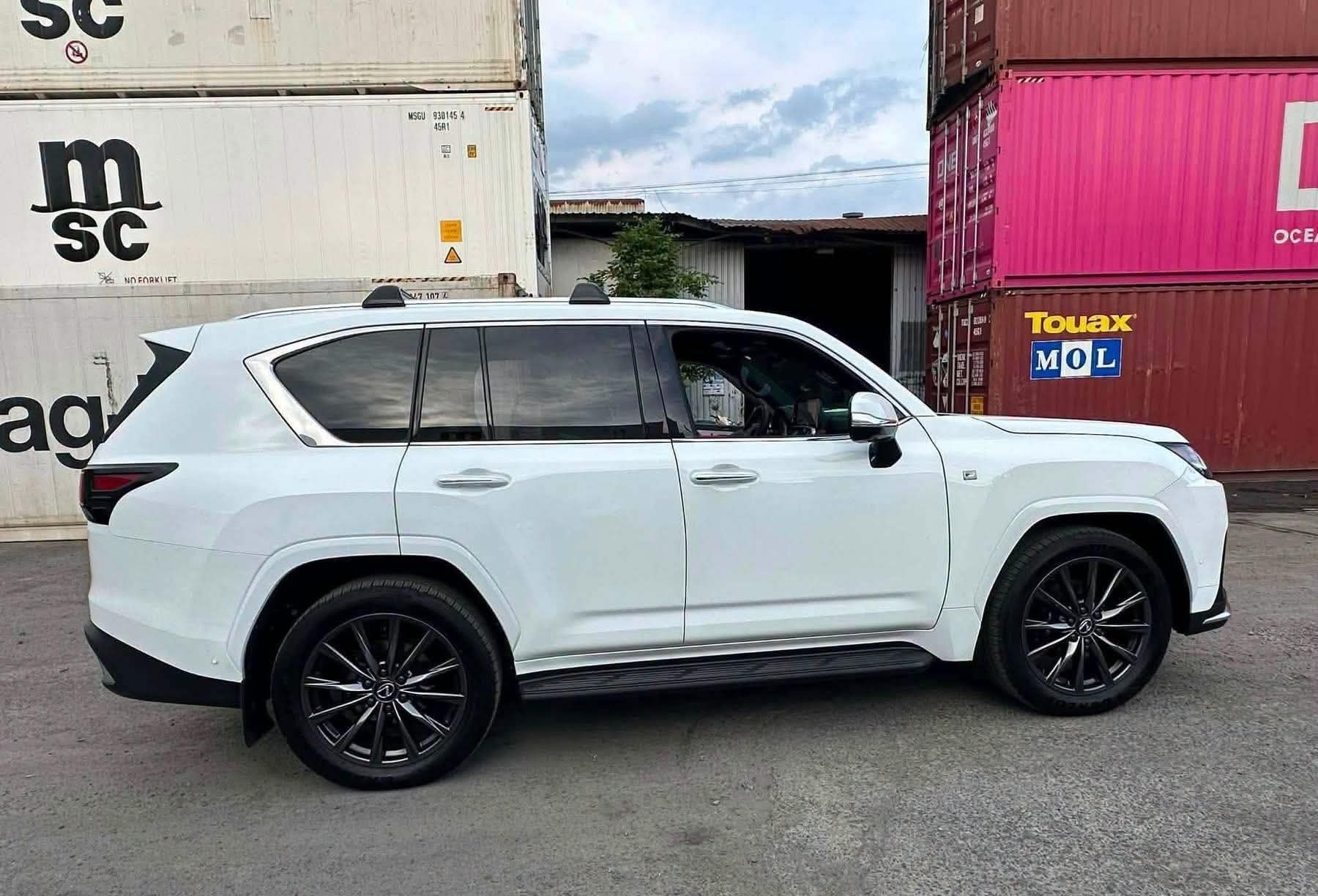 Lexus LX 700h (2)