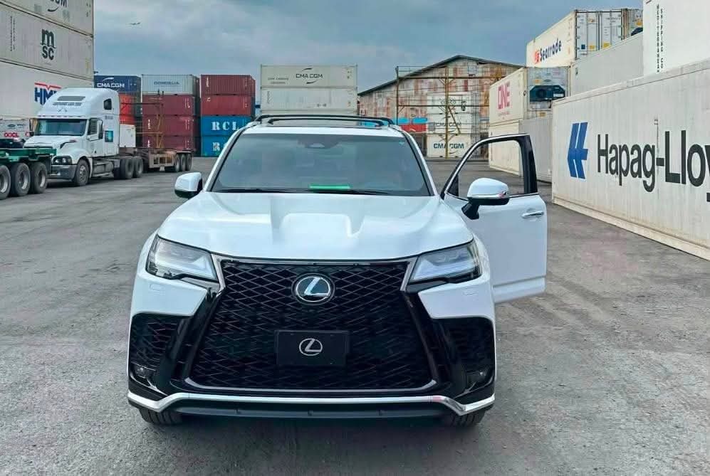 Lexus LX 700h