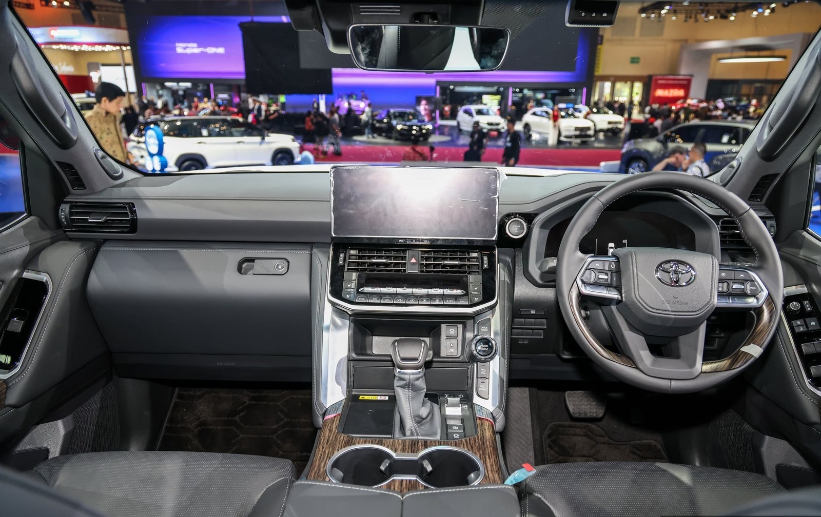 Toyota Land Cruiser Hybrid 2026 (6)