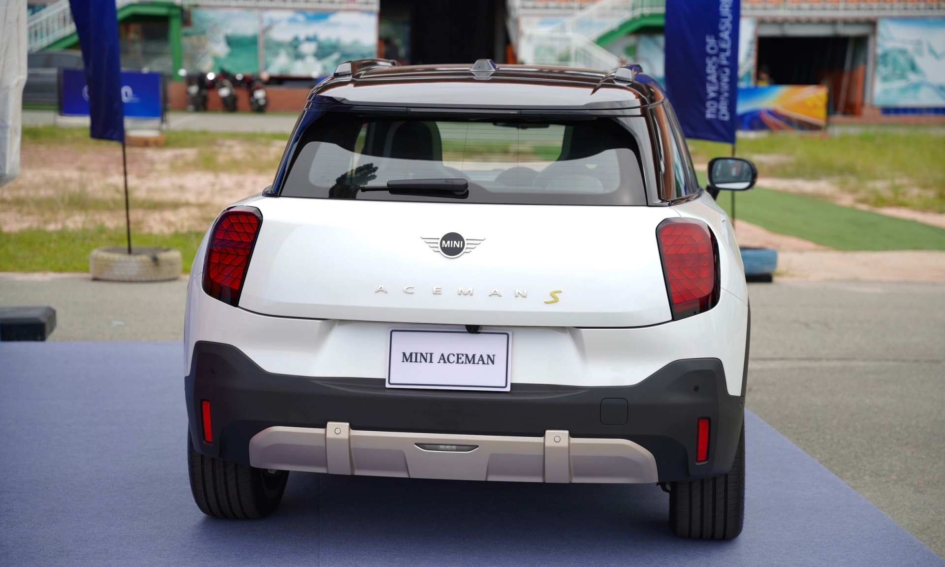 MINI Aceman (4)