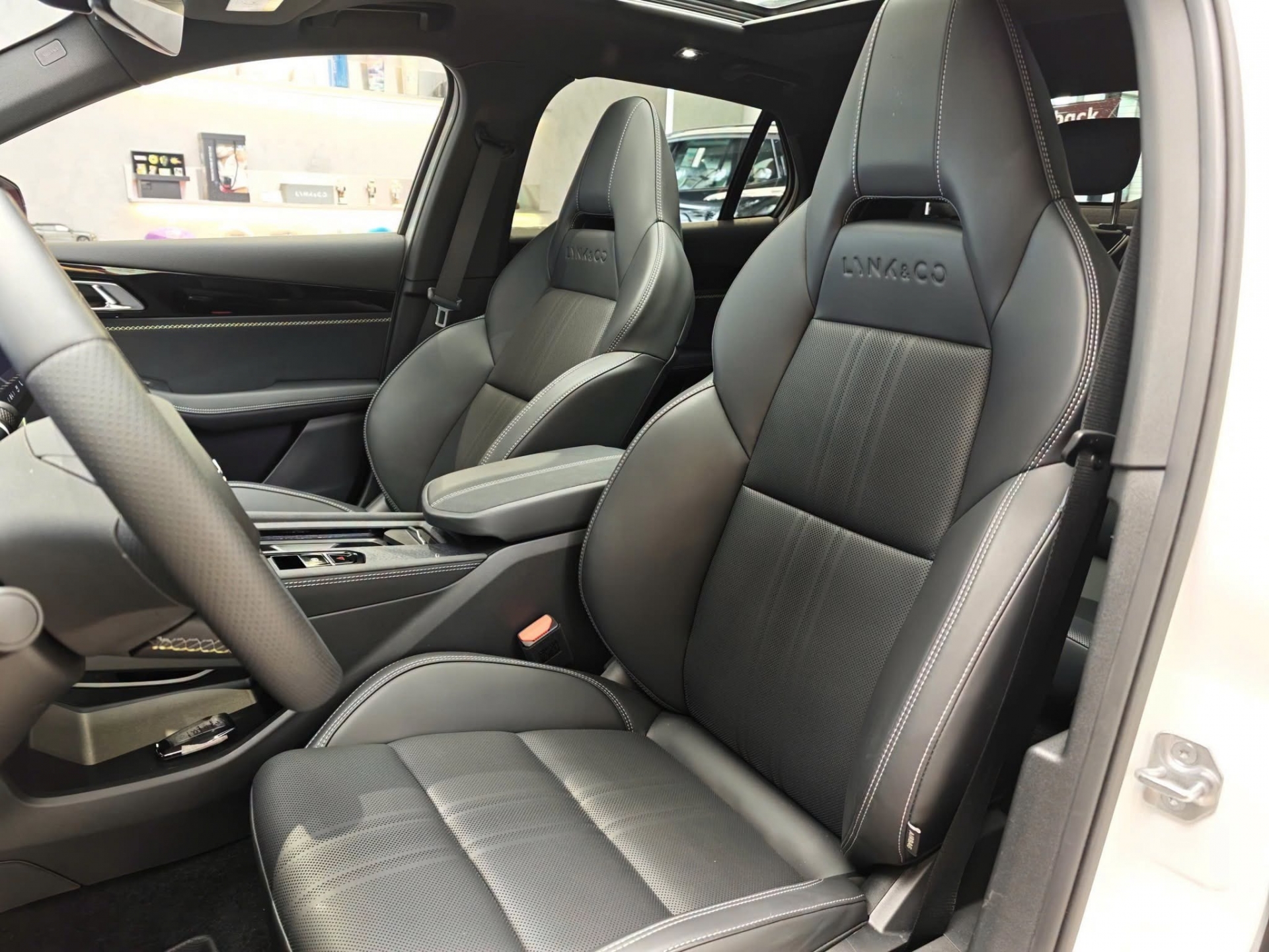 Lynk & Co 03 (10)