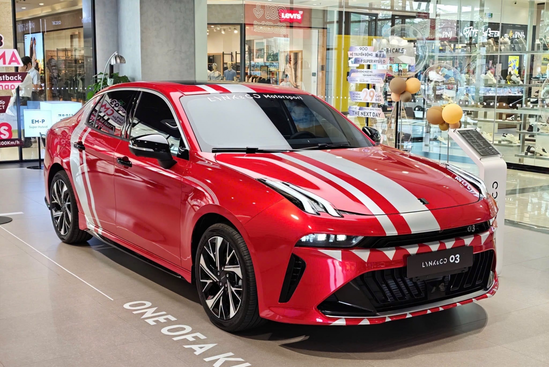 Lynk & Co 03 (5)