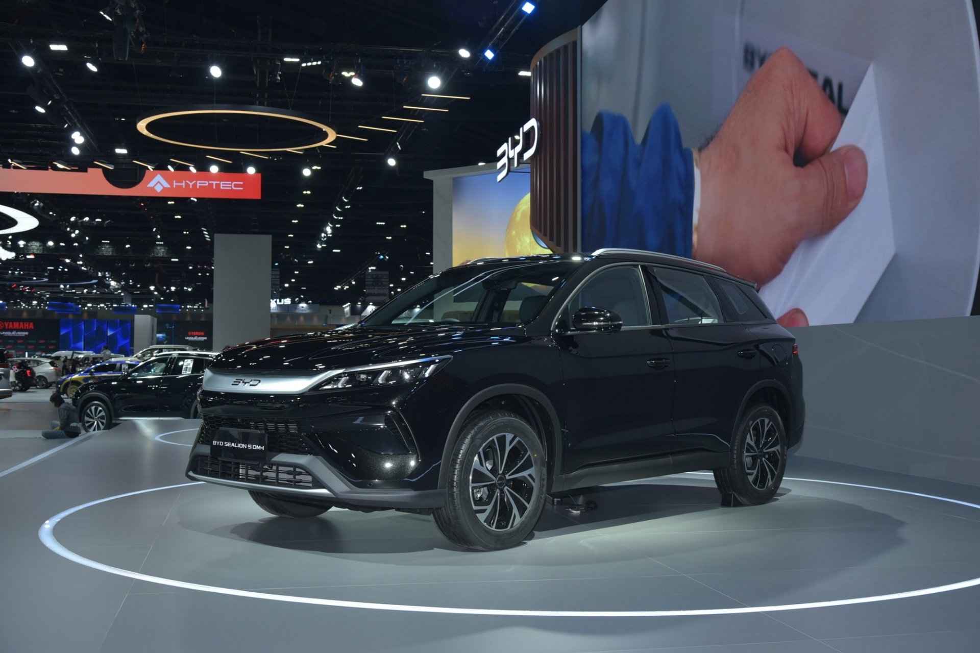 BYD Sealion 5