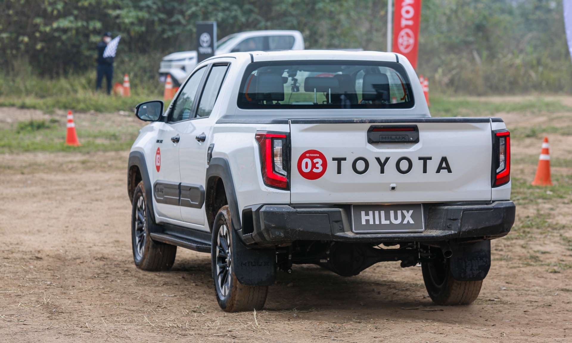 Toyota Hilux 5