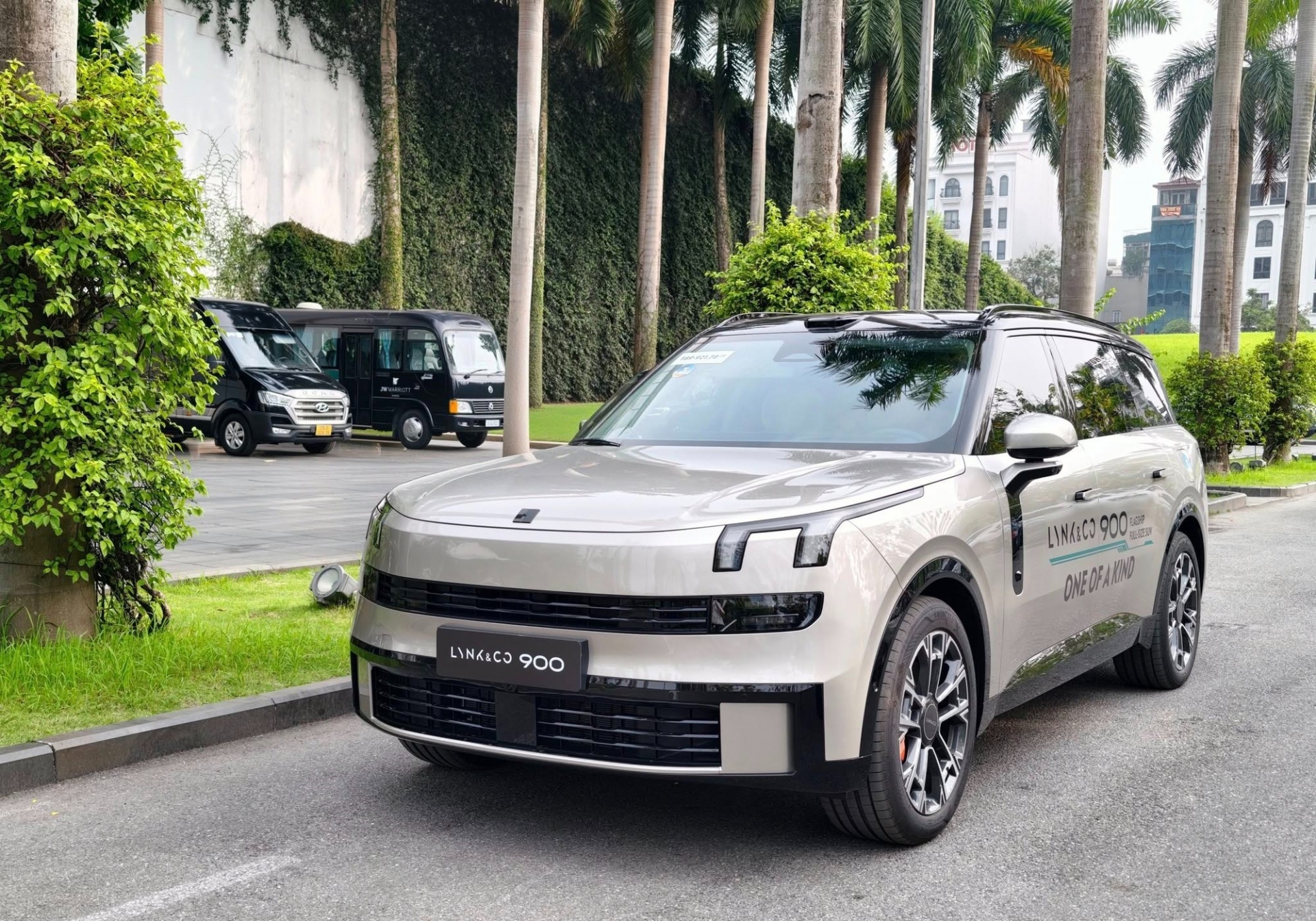 Lynk & Co 900 (4)