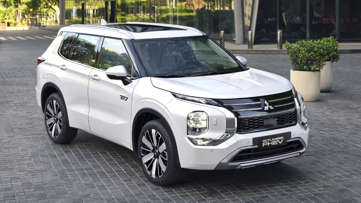 mitsubishi-outlander-phev-2027-3-1787196017