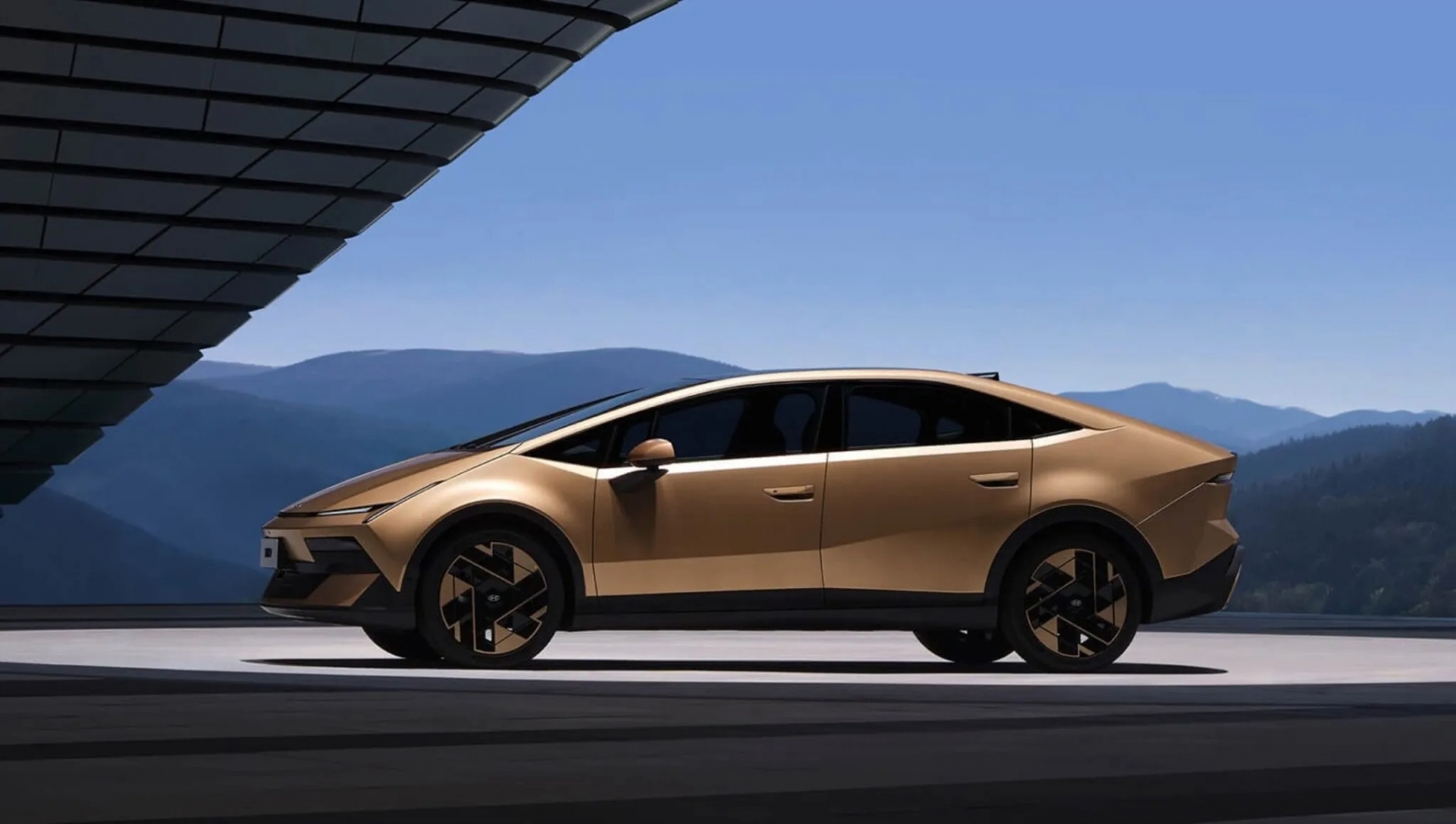 Hyundai-Ioniq-V-00015-2048x1159