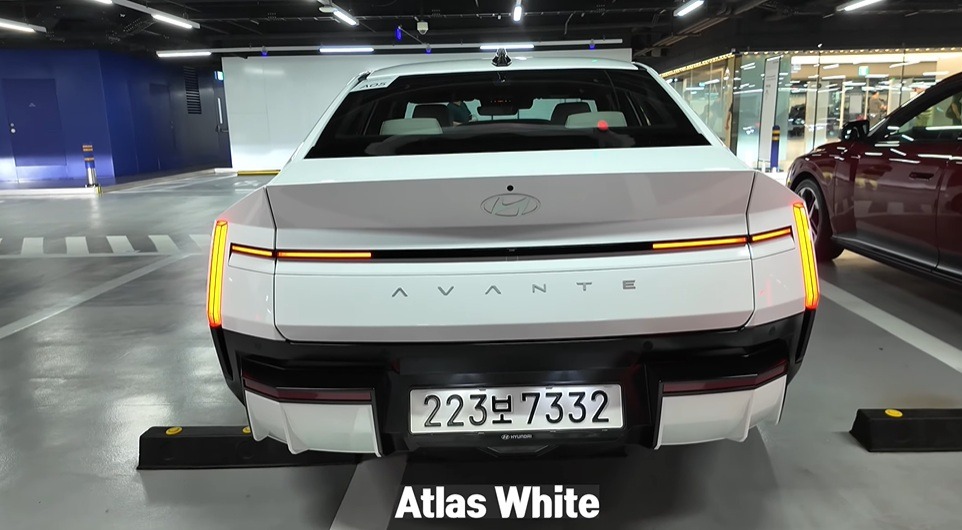 Hyundai Elantra 2027 (3)
