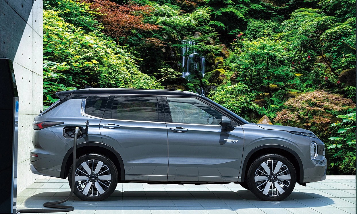 Mitsubishi Outlander PHEV (4)