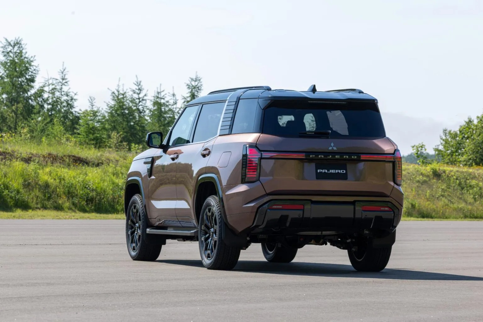 2027-Mitsubishi-Pajero-Exterior-Australia-20-1536x1024