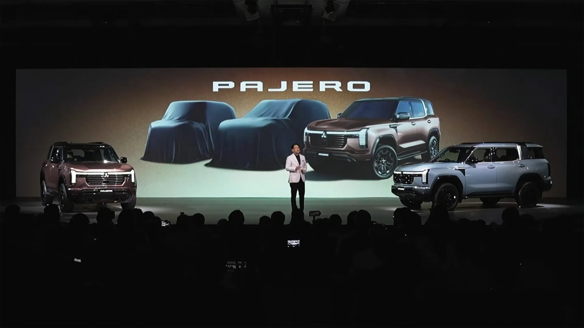 Mitsubishi-Pajero-Family-Presentation-1-2048x1152