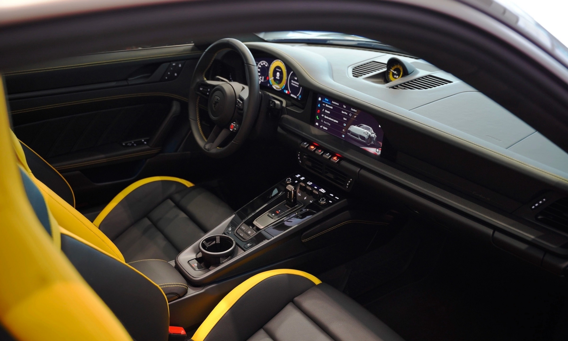 Porsche 911 Turbo S 2026 (5)