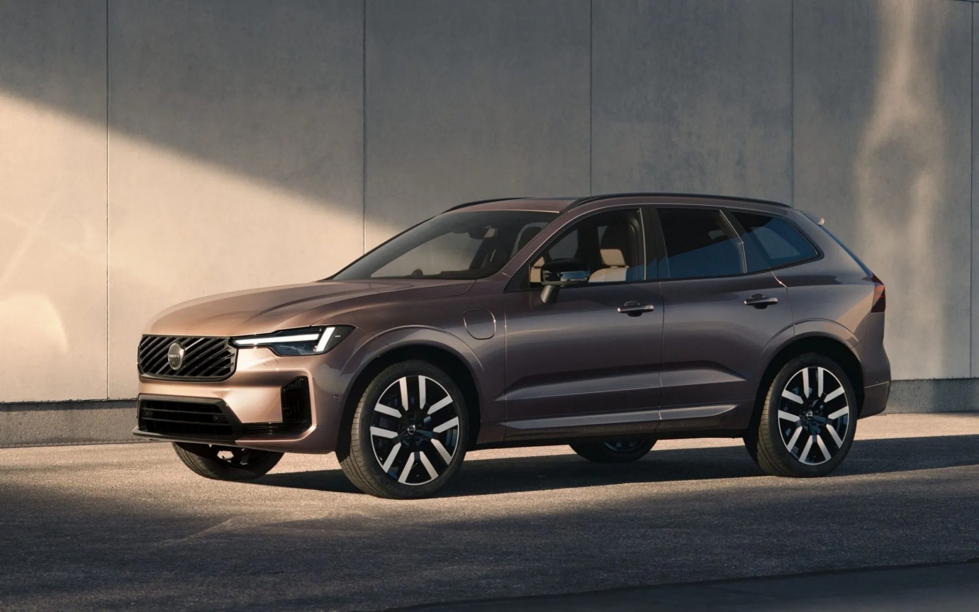 2027-Volvo-XC90-PHEV-00002-2048x1281