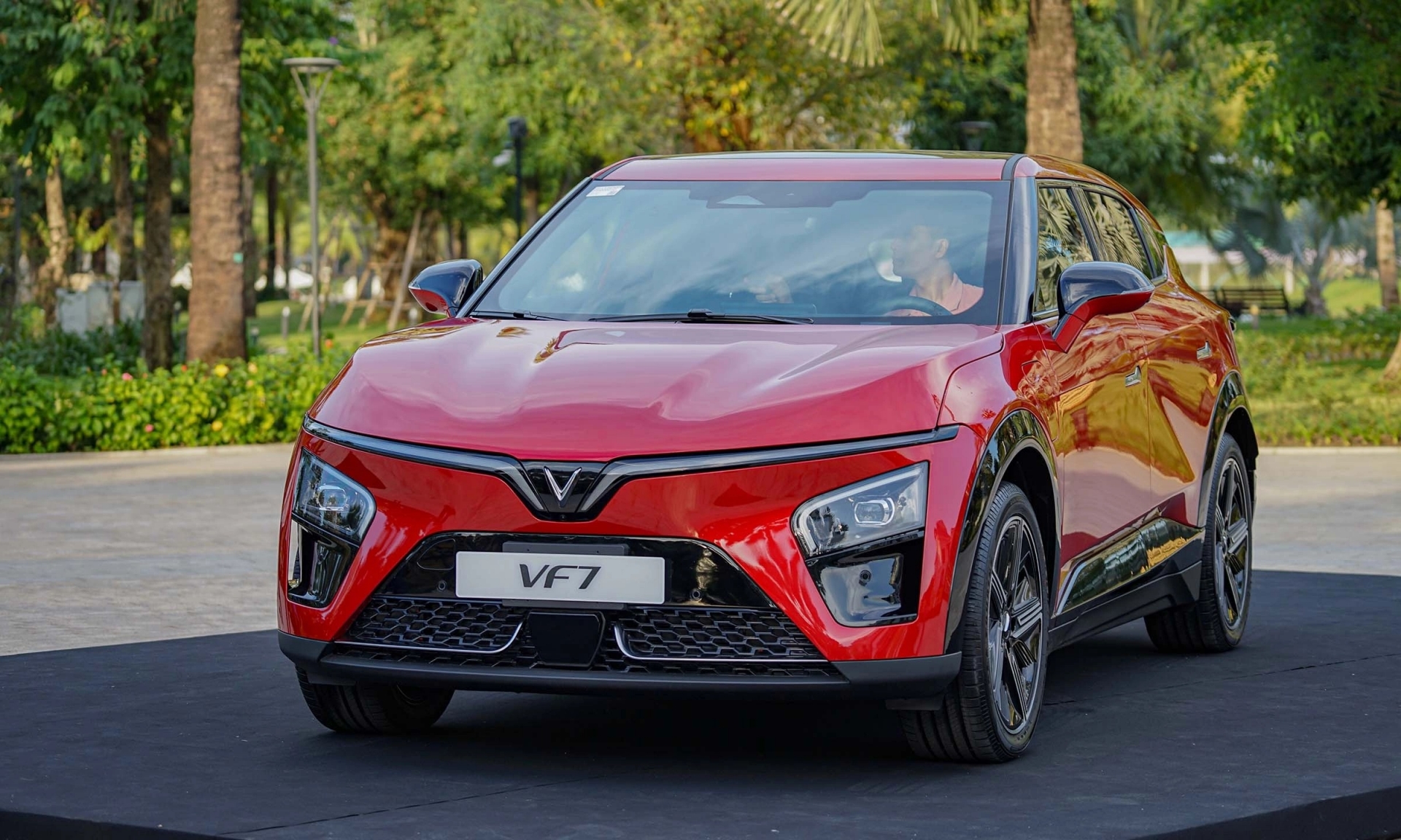VinFast VF 7