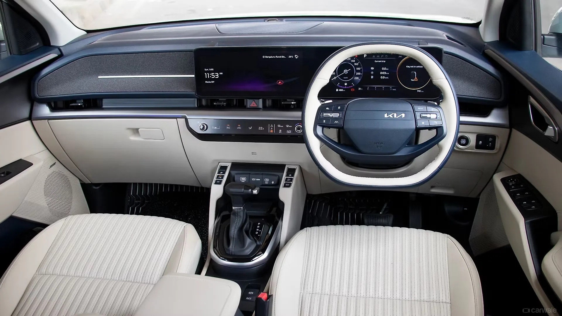 kia-carens-clavis-2025-2-1790172370568-1790172374433745611140