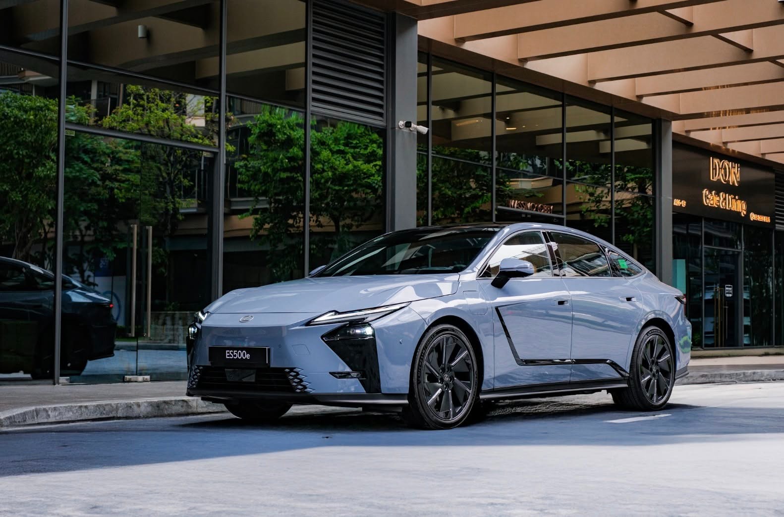 Lexus ES 500e (6)