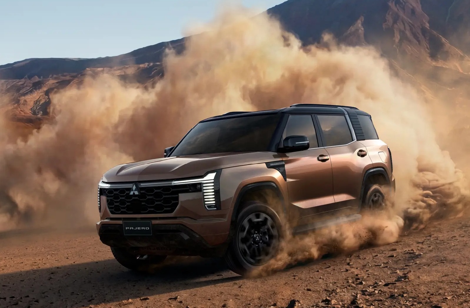 Mitsubishi Pajero (4)