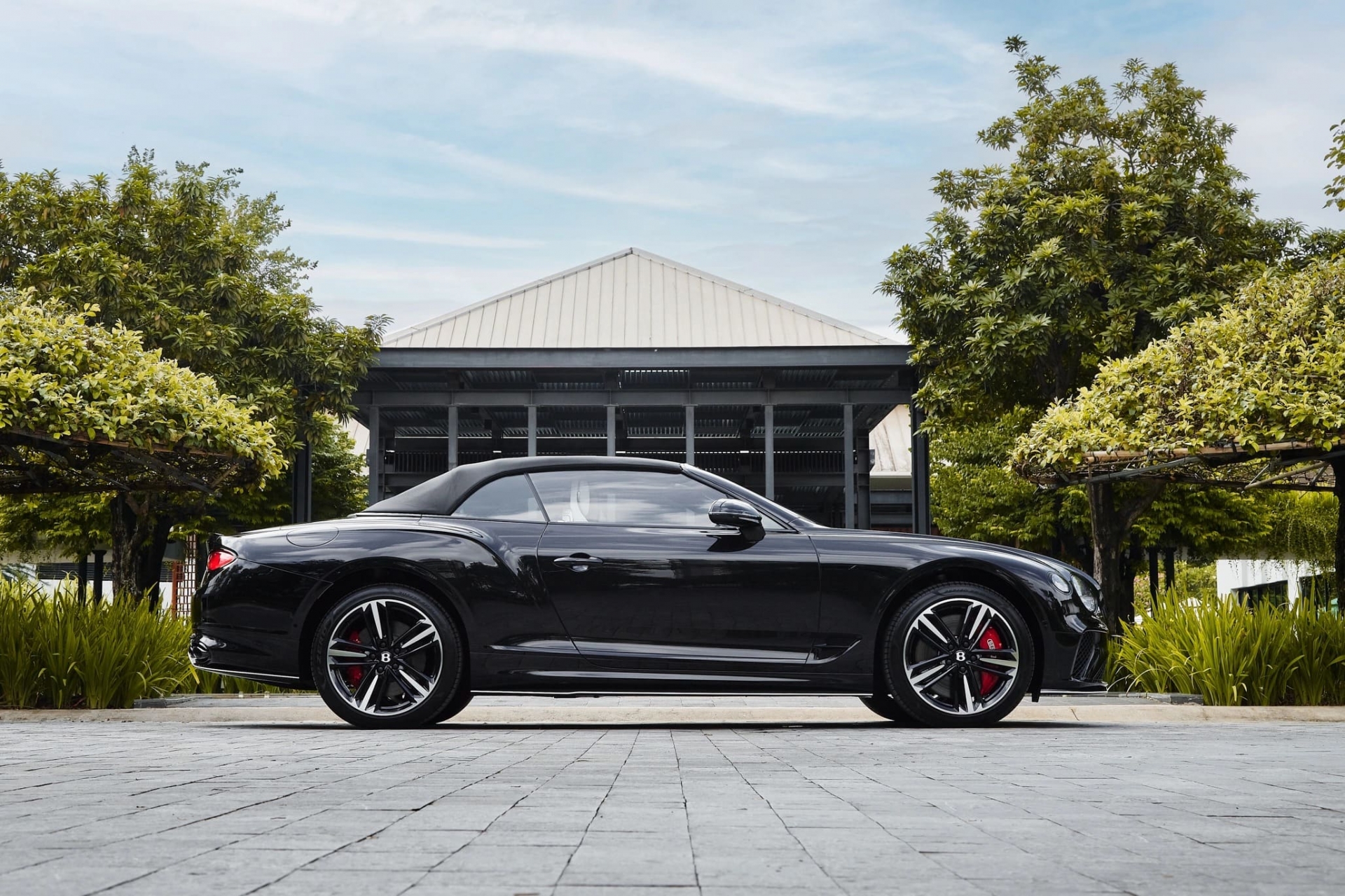 Bentley Continental GTC S Vietnam Skyline Edition (2)
