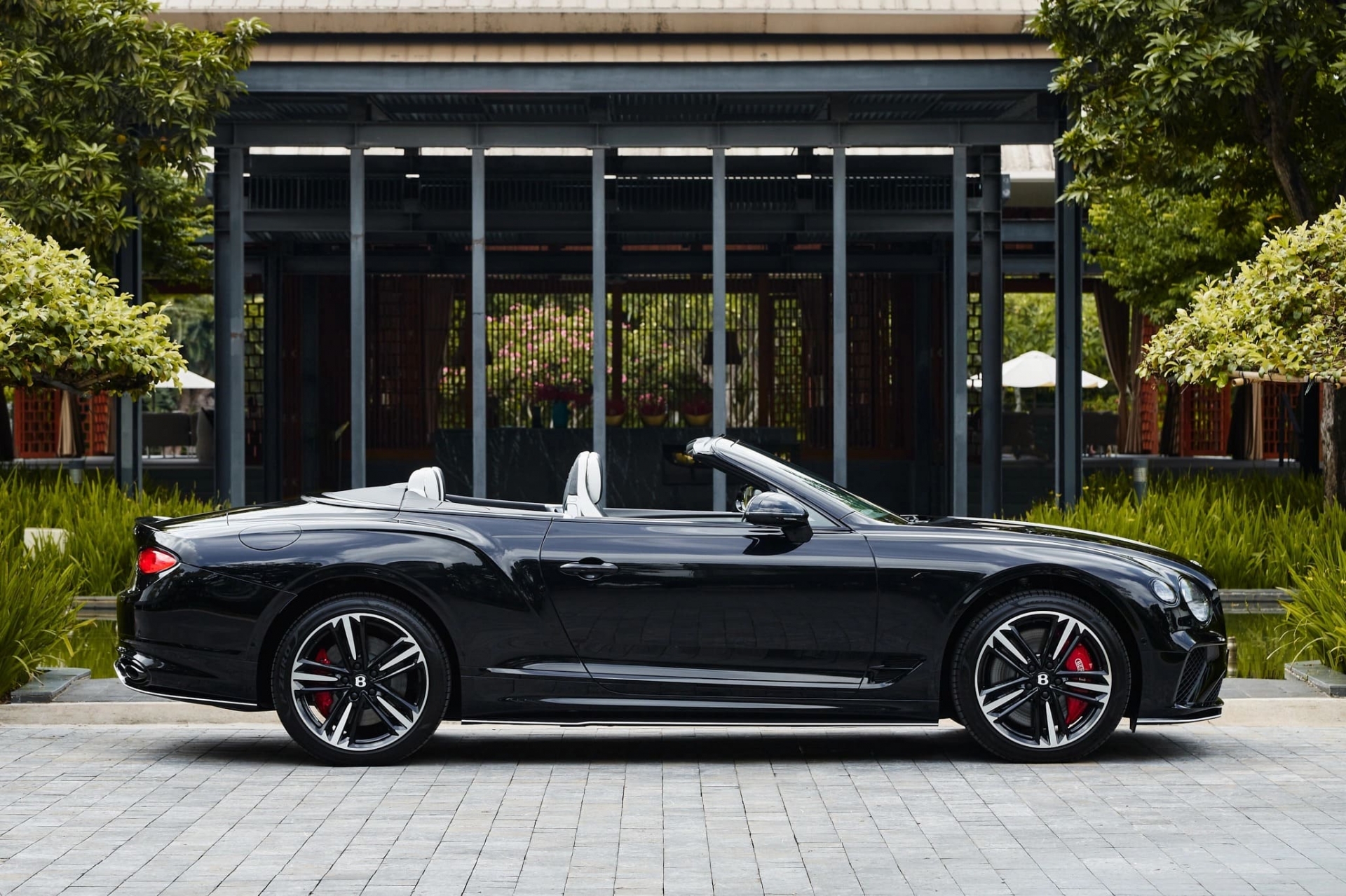 Bentley Continental GTC S Vietnam Skyline Edition (3)